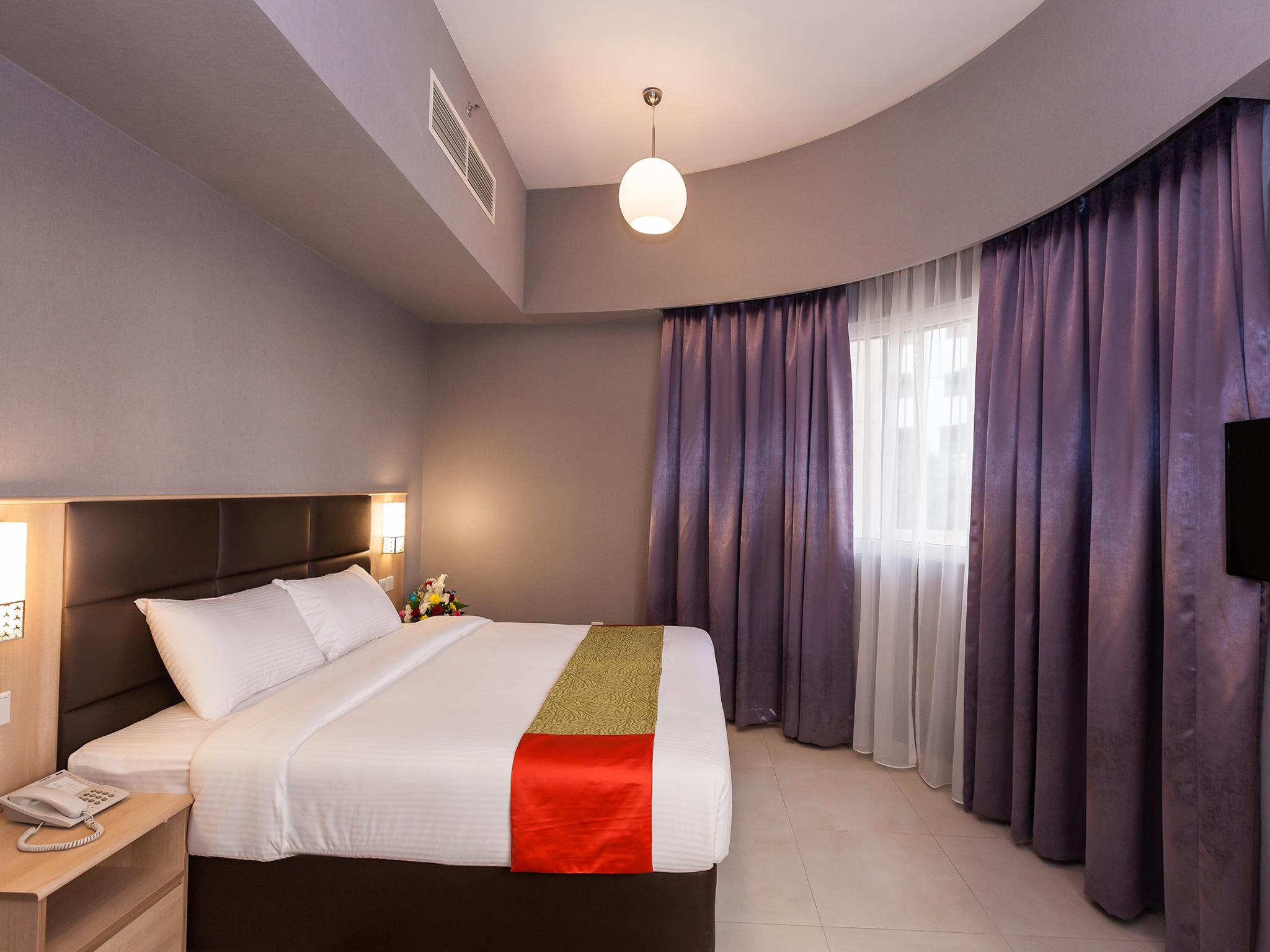 Florida Square Hotel Dubai Exteriör bild